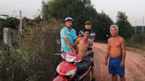 Kẻ mang 4 tiền án đưa vợ đang nuôi con nhỏ đi... ăn trộm