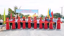 Nam Á Bank hỗ trợ 10 tỷ đồng xây cầu, đường tặng bà con Long An
