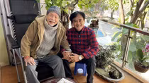 Dưới mái hiên nghe vọng tiếng ai xưa