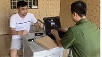 Đối tượng mang 2 lệnh truy nã bị bắt sau gần 3 năm bỏ trốn