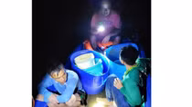 Kịp thời ứng cứu 5 người bị nạn trên biển