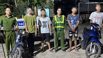 Công an xã ngăn chặn nhóm thanh thiếu niên say rượu lái xe mang theo hung khí