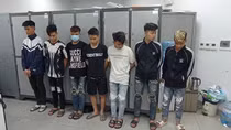 Nhóm côn đồ “tóc bạc, quần bò rách” ôm đao kiếm từ Bắc Giang xuống Hà Nội hỗn chiến