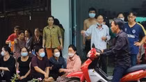 Thiếu niên 14 tuổi thừa nhận giết cha ruột, bỏ bả chó vào hộp sữa