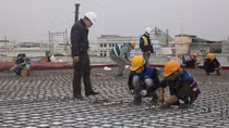 Làm việc xuyên Tết để hoàn thiện Nhà hát Hồ Gươm