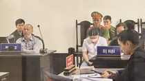 Xét xử vụ án gửi con đi chữa bệnh, nhận về hũ tro cốt
