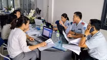 Vì sao nhiều doanh nghiệp bị xử phạt, buộc đóng lãi tiền tỉ vẫn chây ì đóng BHXH?