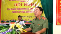 Thứ trưởng Trần Quốc Tỏ trả lời cụ thể các ý kiến, kiến nghị của cử tri