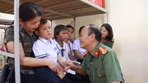 Đại gia đình trong doanh trại (bài 2)