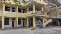 Khởi tố nữ nhân viên văn thư bán 60 thùng hồ sơ đấu thầu cho “đồng nát”