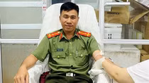 Bí thư đoàn Công an huyện hiến máu cứu thai phụ