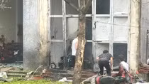 Ba người cùng gia đình bị thương sau tiếng nổ lớn