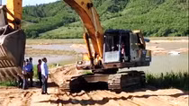 Phú Yên chỉ đạo xử lý vụ giữ xe đào cát và 25.118m3 cát trong hơn 30 tháng