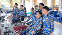 Bài 2: Băng qua biển mưa đến với bộ đội