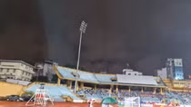 Trận đấu Hải Phòng và Hà Nội FC gián đoạn 30 phút vì sự cố