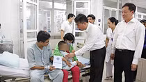 Lãnh đạo BHXH Việt Nam thăm hỏi, hỗ trợ người bị thương trong vụ cháy chung cư mini tại Hà Nội