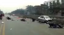 Tài xế ô tô nồng nặc bia rượu lái xe gây tai nạn liên hoàn
