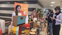 Để sản vật địa phương đắt khách