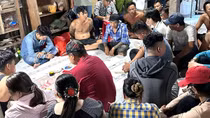4 đối tượng tổ chức lắc tài xỉu tại nhà riêng bị khởi tố