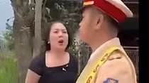 Khởi tố vụ mẹ chồng “giải cứu” con dâu, vò nát biên bản, lăng mạ CSGT