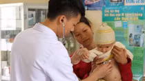 Hơn 40.000 trẻ được đăng ký khai sinh, đăng ký thường trú và cấp thẻ bảo hiểm y tế liên thông