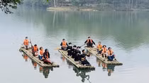 Tiếng đàn trời bay lên đỉnh núi