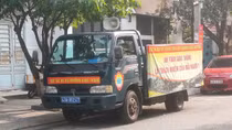 Quá hạn đăng kiểm, xe của UBND phường vẫn “ngông nghênh” trên phố
