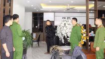 Ung dung lái xe tải đi phá khóa cửa nhà, trộm tài sản