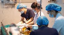Cần câu vướng dây cao thế, thiếu niên 13 tuổi bị điện giật nguy kịch
