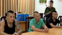 Đòi nợ bằng chiêu tra tấn, dìm con nợ xuống nước