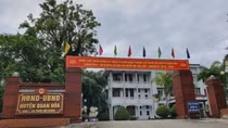 Phó Chủ tịch huyện bị kỷ luật khiển trách do tuyển sinh "nhầm"