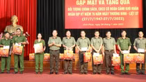 Công an tỉnh Vĩnh Phúc gặp mặt và tặng quà đối tượng chính sách