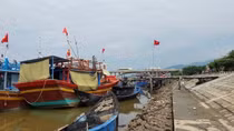Công an vào cuộc làm rõ 6 tàu và thuyền cháy trong đêm