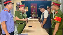 Giám đốc chiếm đoạt tiền tỷ bằng chiêu “vay tiền về cho mẹ”