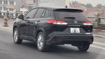 Xử phạt tài xế Toyota Cross dán băng dính che biển số