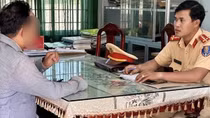 Phạt đối tượng lập nhóm Zalo ra dấu cho lái xe... né CSGT