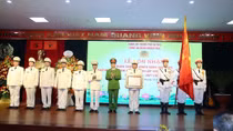 Công an quận Hoàng Mai đón nhận Huân chương Chiến công hạng Nhì