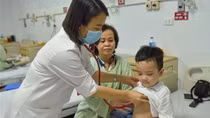 Bộ Y tế lên tiếng về việc khắc phục thiếu vaccine tiêm chủng mở rộng