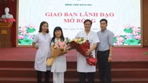 Hồi phục thần kỳ, bác sĩ phải thở máy trong vụ cháy chung cư mini nhận quà ủng hộ 1,4 tỷ đồng