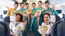 Chuyến bay đặc biệt với toàn bộ phi hành đoàn là nữ giới