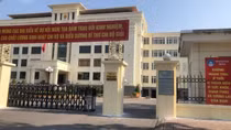 Hải Phòng: Trưởng phòng Nội vụ quận chưa hết cấp III đã “nhảy cóc” lên đại học
