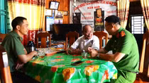 Mục sư Liêng Hót Ha Sưng làm nhiều việc tốt góp phần giữ bình yên buôn làng