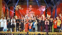 Tăng cường hơn nữa công tác về người Việt Nam ở nước ngoài