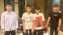 Bốc đầu xe máy rồi khoe trên mạng