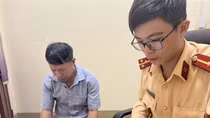 Bị phạt 17 triệu, tước bằng lái vì đi ngược chiều trên cao tốc