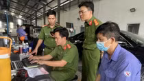 Lãnh đạo và nhân viên nhiều trung tâm đăng kiểm ở Hà Nội thông đồng “bỏ qua vi phạm” để trục lợi