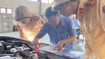 CSGT tiếp tục tăng cường hỗ trợ các trung tâm đăng kiểm