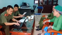 Doanh nhân Hoàng Hường thích livestream bị Công an mời lên làm việc