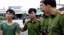 2 gã thợ hồ chuyên đột nhập trộm tổ yến