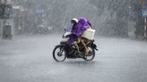 Nắng nóng tạm lui, miền Bắc đón mưa giông